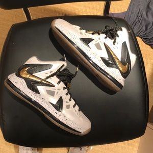 LeBron X Elite Size 8